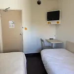 Tip Ex F1 Hotel 2*