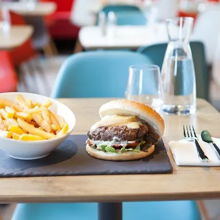 Tip Ex F1 فندق 2*